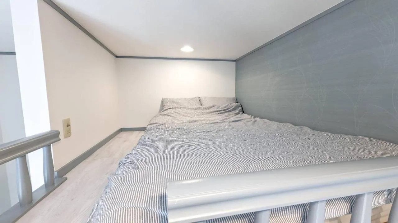 Hideaway H101, Apartment With Loft Tokyo